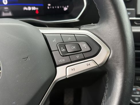 Used 2024 Volkswagen Jetta SE image 17