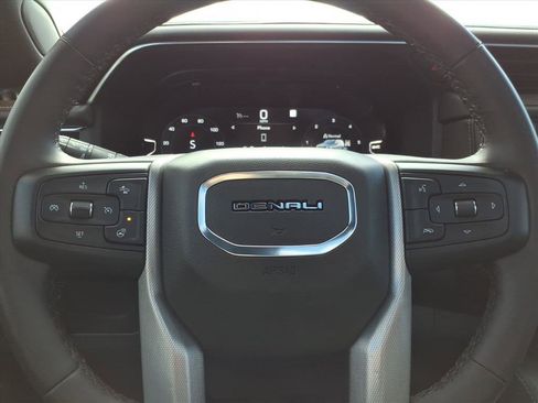 Used 2023 GMC Yukon XL Denali image 25