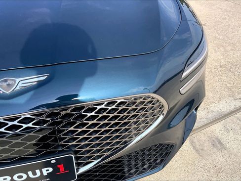 Used 2025 Genesis G70 2.5T RWD image 29