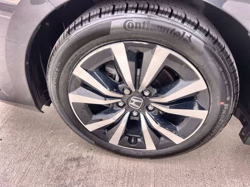 Certified 2022 Honda Civic EX image 9