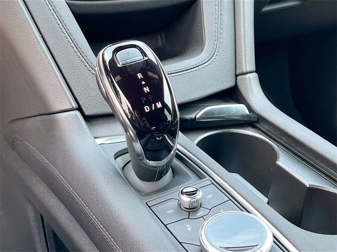 New 2025 Cadillac XT5 Luxury image 17