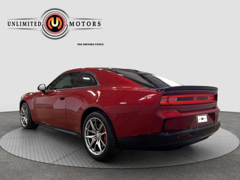 Used 2025 Dodge Charger Daytona Scat Pack w/ Track Pack AWD/4WD image 3