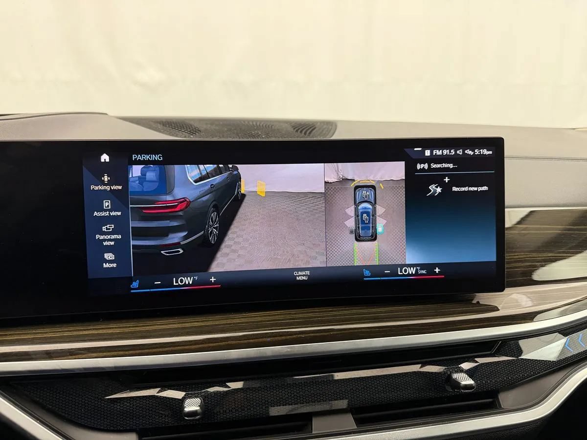 Used 2023 BMW X7 xDrive40i w/ Premium Package AWD/4WD image 37