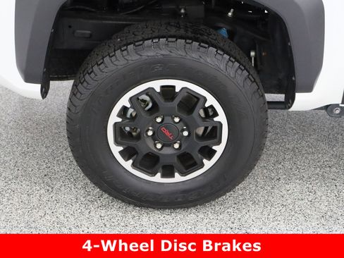 Certified 2025 Toyota Tacoma TRD Off-Road image 6