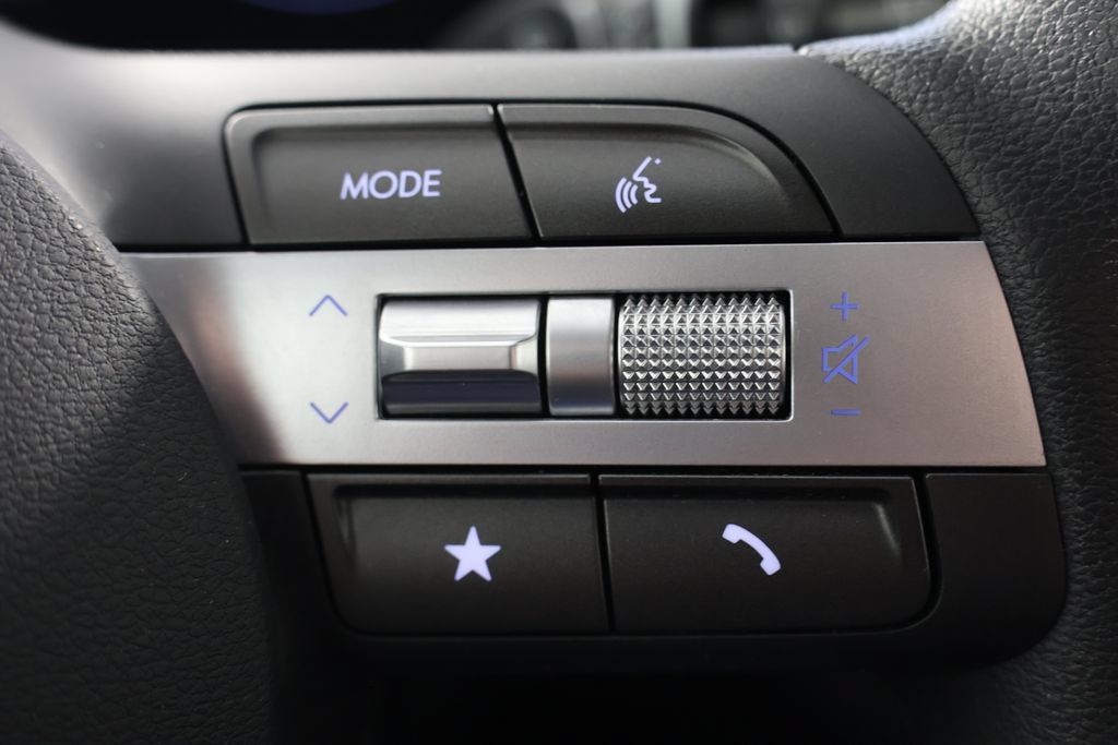 Used 2024 Hyundai Kona SE AWD/4WD image 12