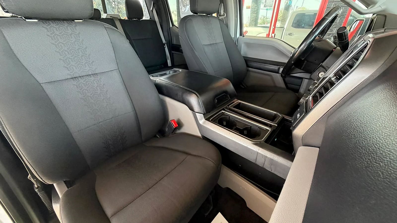 Used 2017 Ford F150 XLT w/ Equipment Group 302A Luxury RWD image 27