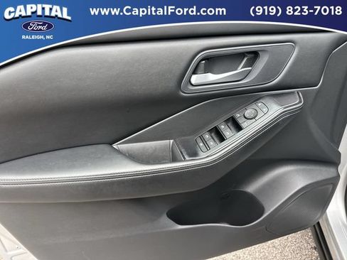 Used 2025 Nissan Rogue SV FWD image 20