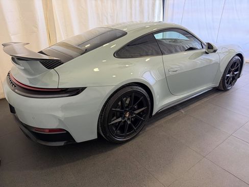 Used 2025 Porsche 911 Carrera image 9