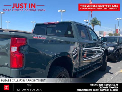 Used 2025 Chevrolet Silverado 1500 LT Trail Boss w/ Convenience Package II AWD/4WD image 4