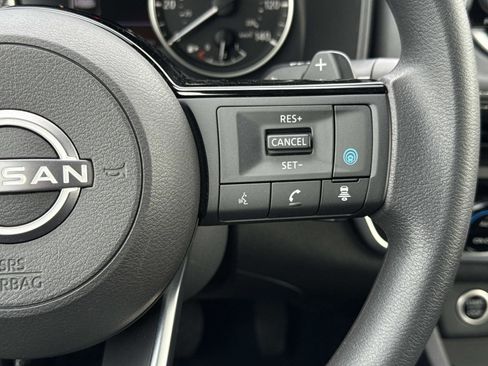 Used 2023 Nissan Rogue SV image 7