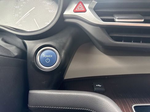 Used 2021 Toyota Sienna XLE image 27