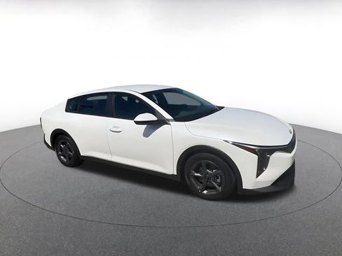 Used 2025 Kia K4 FWD image 2