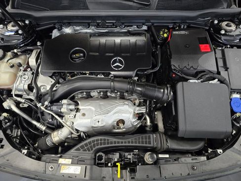 Used 2022 Mercedes-Benz CLA 250 4MATIC image 8