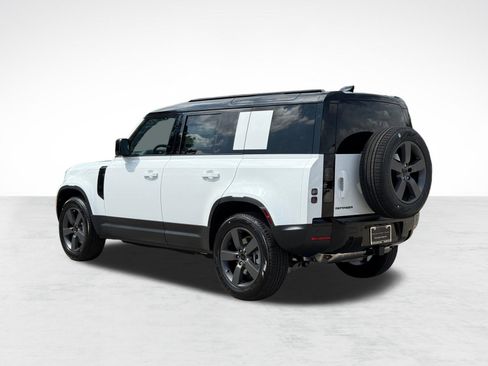 Used 2026 Land Rover Defender 110 S AWD/4WD image 3