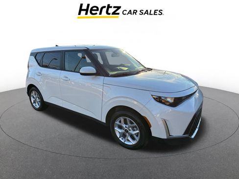 Used 2025 Kia Soul LX w/ LX Technology Package image 1