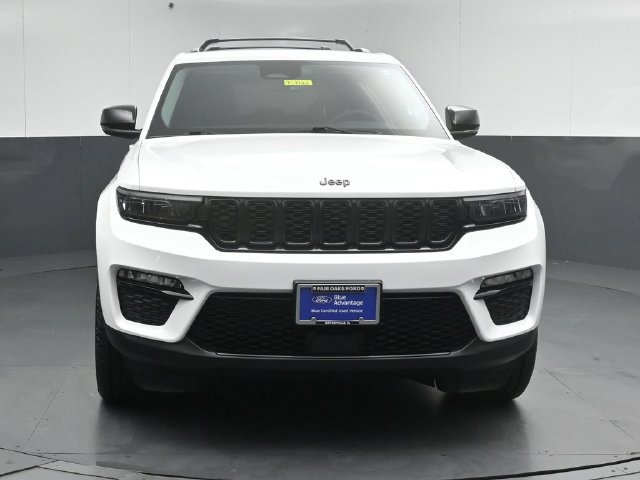 Used 2023 Jeep Grand Cherokee Limited w/ Black Appearance Package AWD/4WD image 2