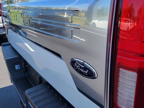 Used 2018 Ford F150 King Ranch w/ Equipment Group 601A Luxury AWD/4WD image 30