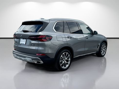 New 2026 BMW X5 sDrive40i w/ Climate Comfort Package RWD image 3