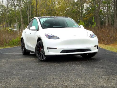 Used 2022 Tesla Model Y Performance image 1