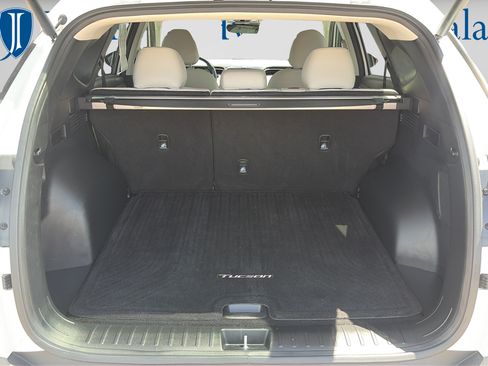 Certified 2024 Hyundai Tucson Limited FWD image 9