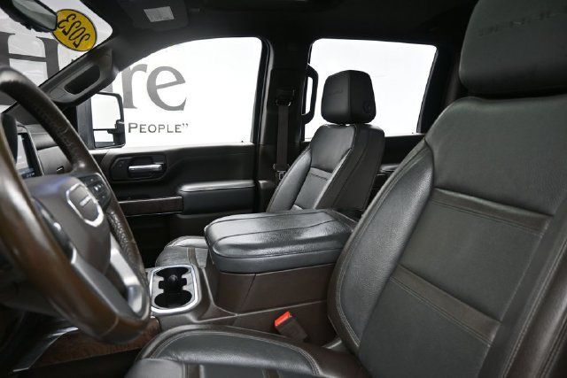 Used 2023 GMC Sierra 3500 Denali w/ Denali Ultimate Package AWD/4WD image 17