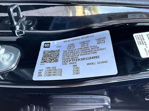 Used 2024 Chevrolet Colorado ZR2 w/ ZR2 Convenience Package III AWD/4WD image 20
