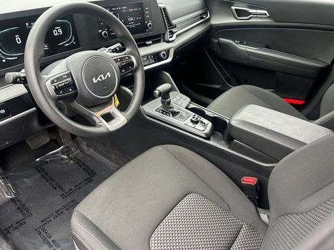 Used 2024 Kia Sportage LX image 11