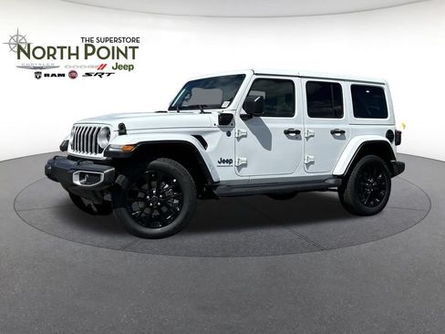 Used 2025 Jeep Wrangler Unlimited Sahara AWD/4WD image 1