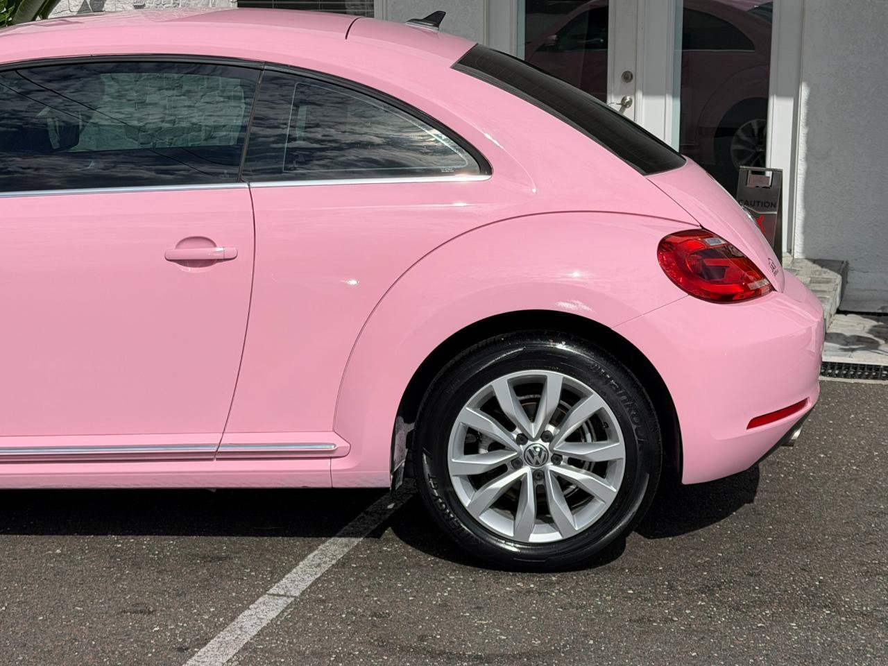 Used 2014 Volkswagen Beetle TDI FWD image 10