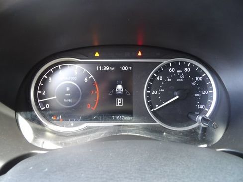 Used 2019 Nissan Kicks SR w/ SR Premium Package FWD image 12