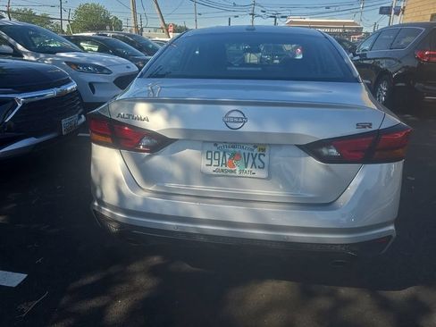 Used 2025 Nissan Altima 2.5 SR FWD image 5