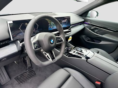 Used 2026 BMW 530i w/ M Sport Package RWD image 9