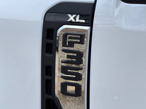New 2026 Ford F350 XL w/ XL Chrome Package image 28