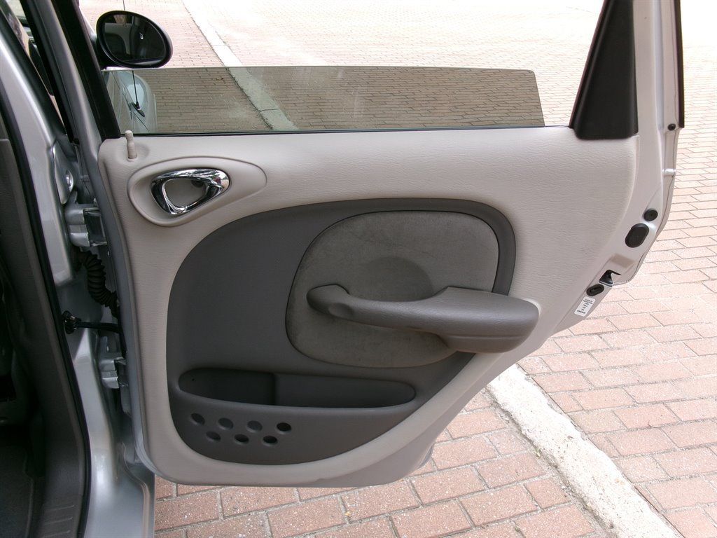 Used 2001 Chrysler PT Cruiser FWD image 21