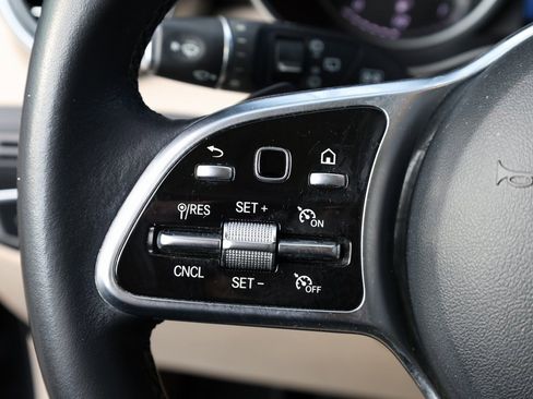 Used 2022 Mercedes-Benz GLC 300 image 38