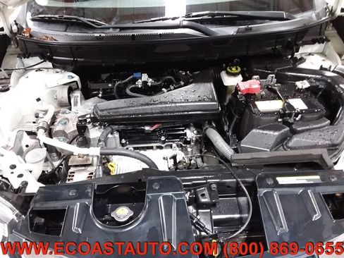 Used 2017 Nissan Rogue SV image 9