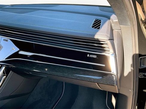 Used 2025 Audi Q7 3.0T Prestige w/ Prestige Package image 16