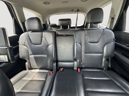 Used 2023 Kia Telluride LX FWD image 12