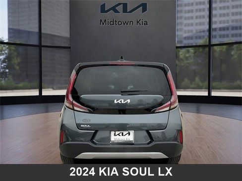 Used 2024 Kia Soul LX w/ Option Group 015 image 4