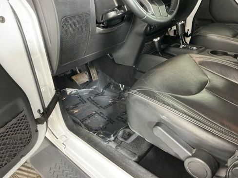 Used 2017 Jeep Wrangler Unlimited Sahara w/ Connectivity Group image 14