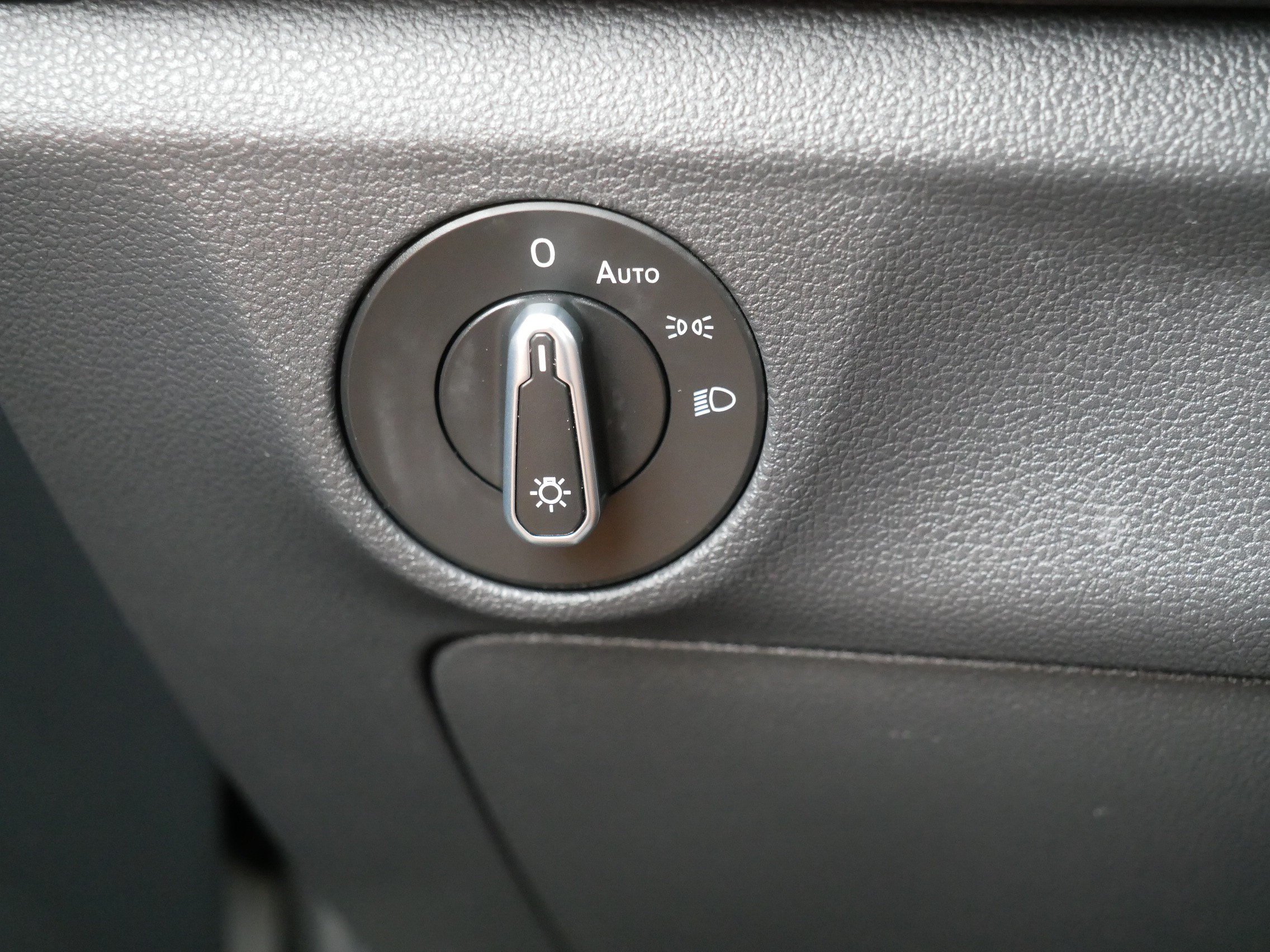 Used 2023 Volkswagen Jetta SE FWD image 26