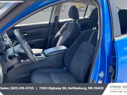 Used 2024 Nissan Sentra SV FWD image 18
