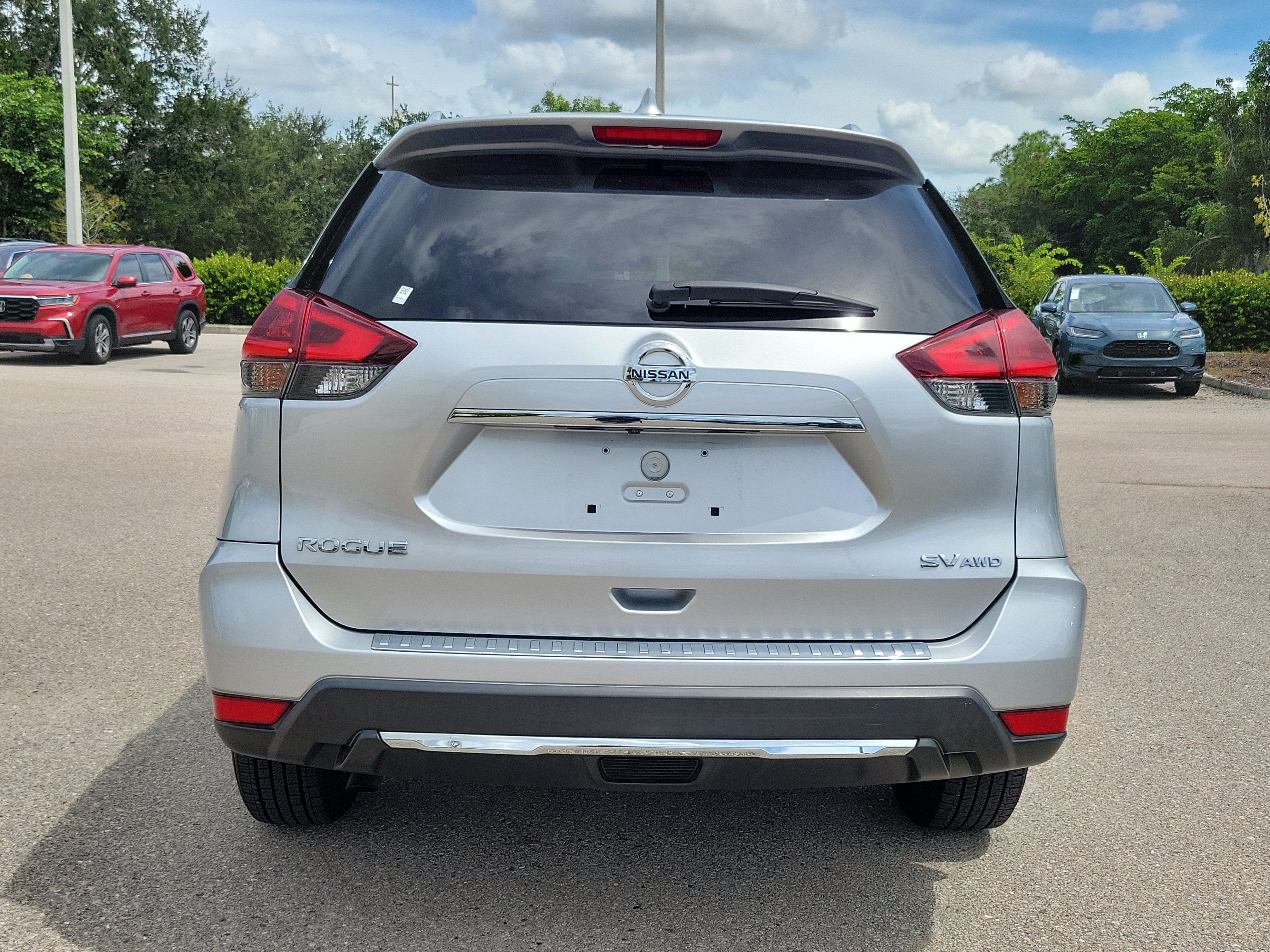 Used 2018 Nissan Rogue SV AWD/4WD image 5