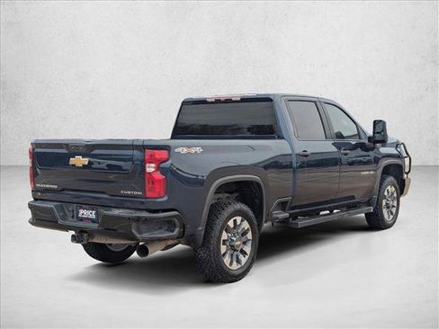 Used 2023 Chevrolet Silverado 2500 Custom w/ Custom Value Package image 5