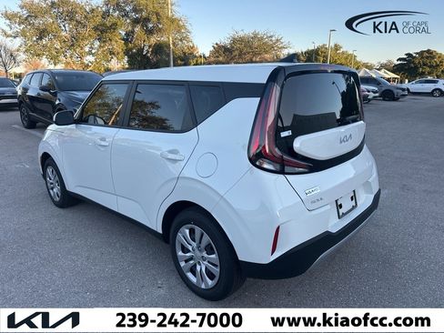 Certified 2025 Kia Soul LX image 6