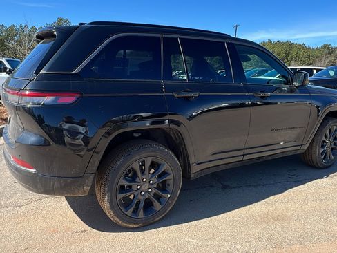 New 2026 Jeep Grand Cherokee Limited Reserve image 8