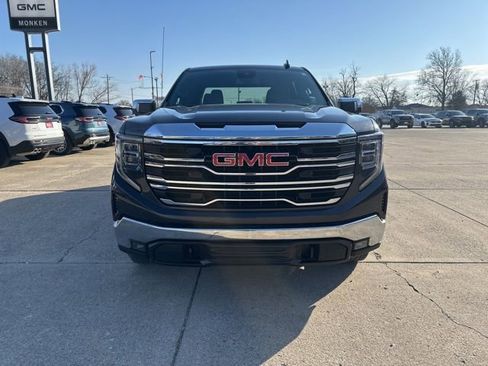 Used 2025 GMC Sierra 1500 SLT AWD/4WD image 8