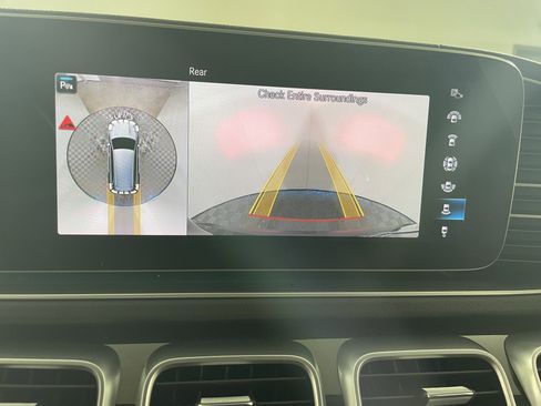 Used 2020 Mercedes-Benz GLS 450 4MATIC image 22