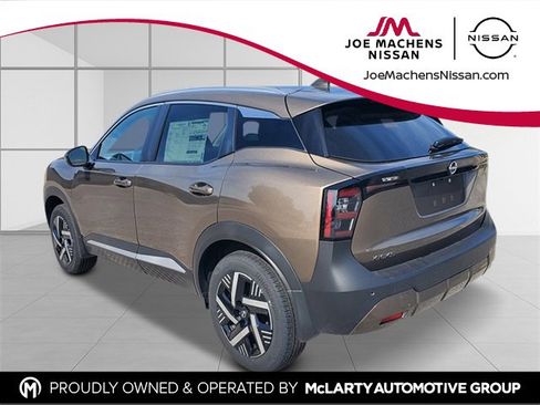 New 2026 Nissan Kicks SV image 4