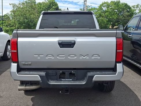 Used 2024 Toyota Tacoma SR5 AWD/4WD image 5